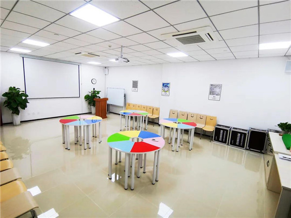 團(tuán)體輔導(dǎo)室